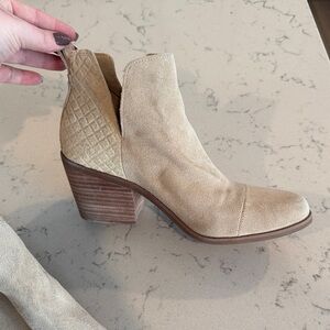 Women's Tan Ankle Boots